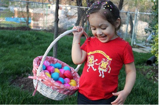 > </p>
<h3> El atractivo vibrante del conjunto de huevos de confeti de 18 piezas </h3>
<p> <br> El juego de huevos de confeti de 18 piezas es una obra maestra en sí misma, presentada por Ningbo Easter Egg Technology Co., Ltd. Cada huevo está pintado con colores vibrantes que instantáneamente elevan el estado de ánimo de cualquier fiesta. Imagine hermosos rosas, amarillos audaces, azules calmantes y púrpuras animadas, todo bien empacado en un cartón de cartón de estilo retro y ecológico. Este envasado sostenible pero elegante atrae a clientes conscientes del medio ambiente, que ofrece un disfrute sin culpa sin comprometer el estilo. <br> <br> Lo que realmente distingue a estos huevos de confeti es su delicioso interior, cargas de confeti coloridos que estallan cuando se abre cuando se abre. Esta explosión de alegría es perfecta para elevar festividades y difundir vibraciones alegres. Ya sea que se trate de una caza de huevos de Pascua juguetona, una sorpresa de cumpleaños o simplemente una forma de alegrar el día de alguien, los huevos de confeti están garantizados para traer sonrisas y risas. <br> <br> </p>
<h3> Conveniente, ecológico y divertido para todos </h3>
<p> <br> Cada huevo está cuidadosamente diseñado para facilitar el manejo, construido con materiales livianos y biodegradables. Esto asegura que si bien disfrutas de momentos de alegría, también contribuyes a un espíritu ecológico. El cartón de inspiración retro funciona como una solución de almacenamiento elegante, manteniendo sus huevos seguros y agregando un toque decorativo a sus preparaciones previas al evento. Con 18 huevos vibrantes en un set, hay más que suficiente diversión para compartir, ya sea a través de un lanzamiento enérgico, una búsqueda de huevos de confeti o un juego de fiesta creativo. <br> <br> </p>
<h3> ¿Por qué elegir confeti huevos de huevos favores? </h3>
<p> <br> Los huevos de confeti no son solo productos; Son toda una experiencia. Combinan atractivo estético, sorpresas alegres y una mentalidad sostenible, lo que los hace ideales para todas las edades y entornos. Ya sea que esté planeando una pequeña reunión familiar o un evento a gran escala, estos favoritos de la fiesta se adaptan a la perfección para agregar emoción y encanto. Entonces, ¿por qué esperar? Lleve su celebración al siguiente nivel con huevos de confeti coloridos y alegres y haga recuerdos que se apreciarán en los próximos años. </p></div></article></div><div class=