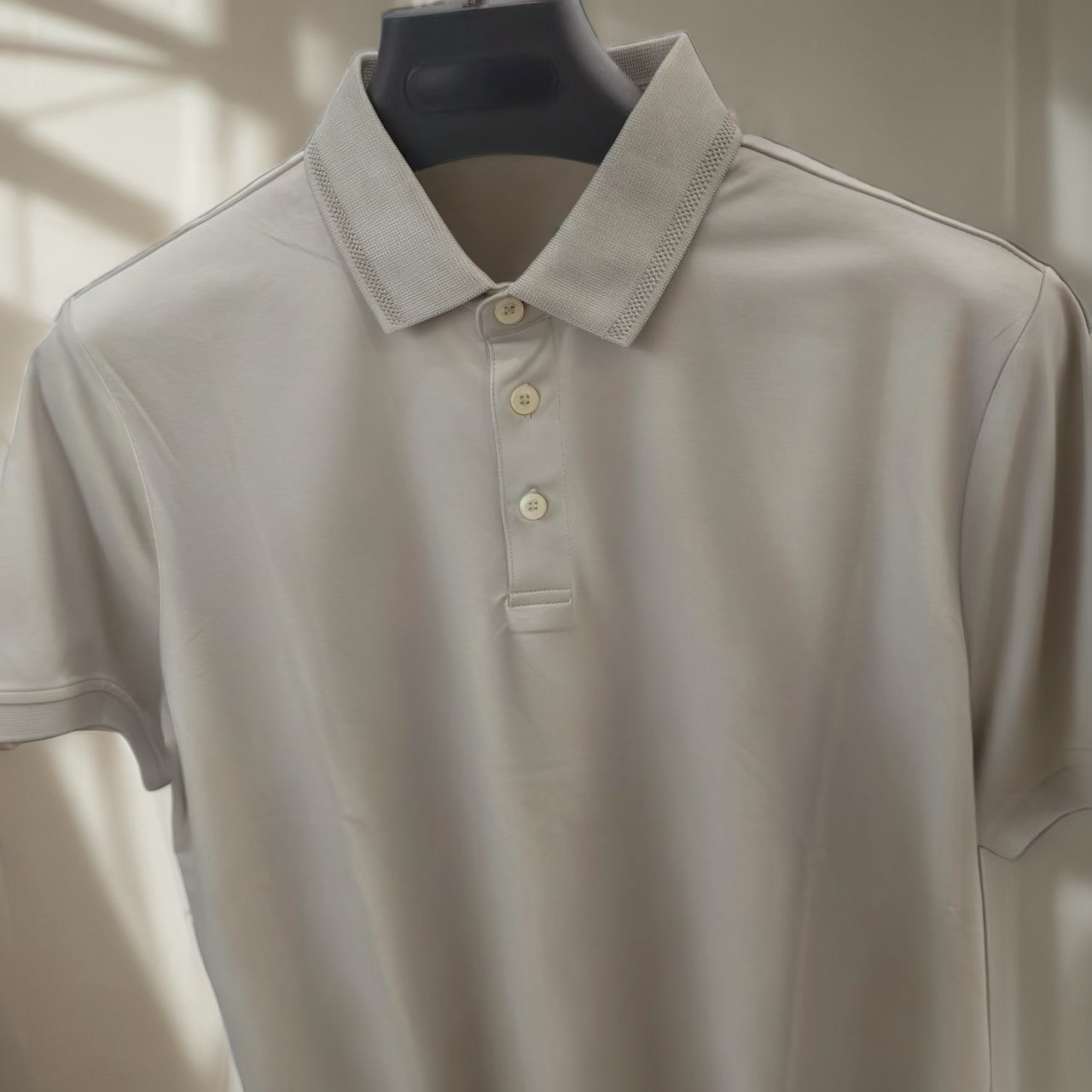 Polo camisas con bolsillos: estilo versátil y funcional