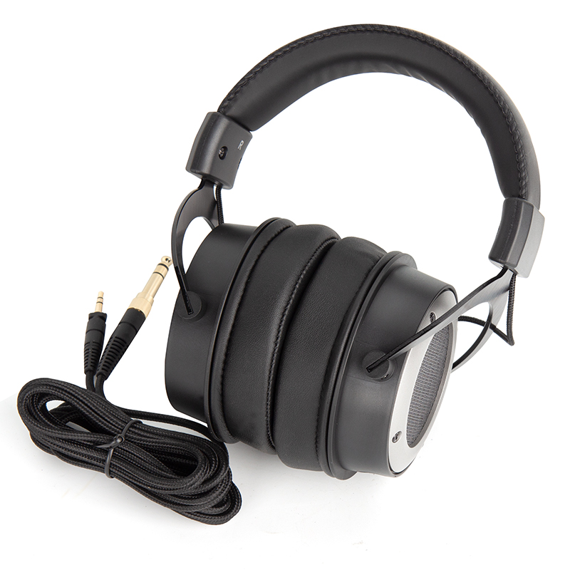 studio headphones vs gaming