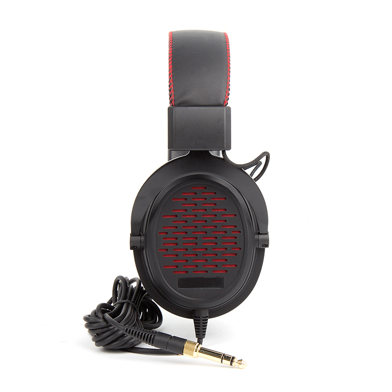 studio headphones Canada