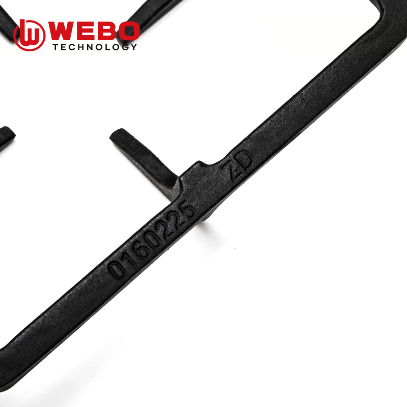 アイアンパンを鋳造して、2バーナーをサポートします