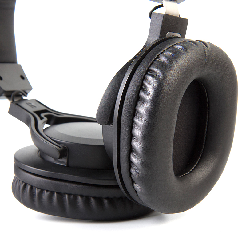 monitor headphones for streaming
