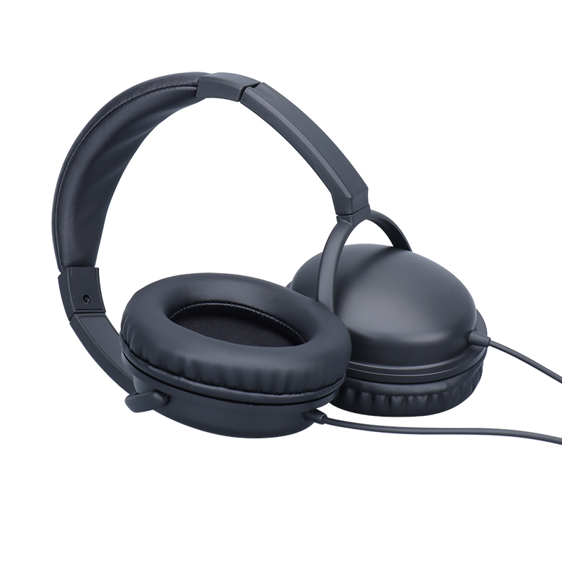 monitor headphones for podcasting