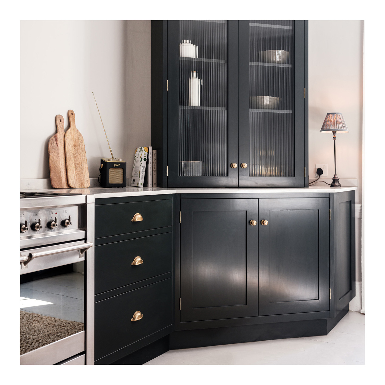 Modern Kitchen Cabinets: Trends and Tips