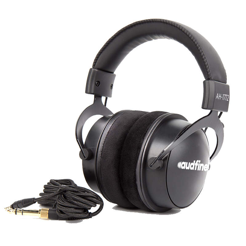 studio monitor headphone