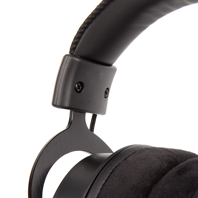 studio monitor headphone