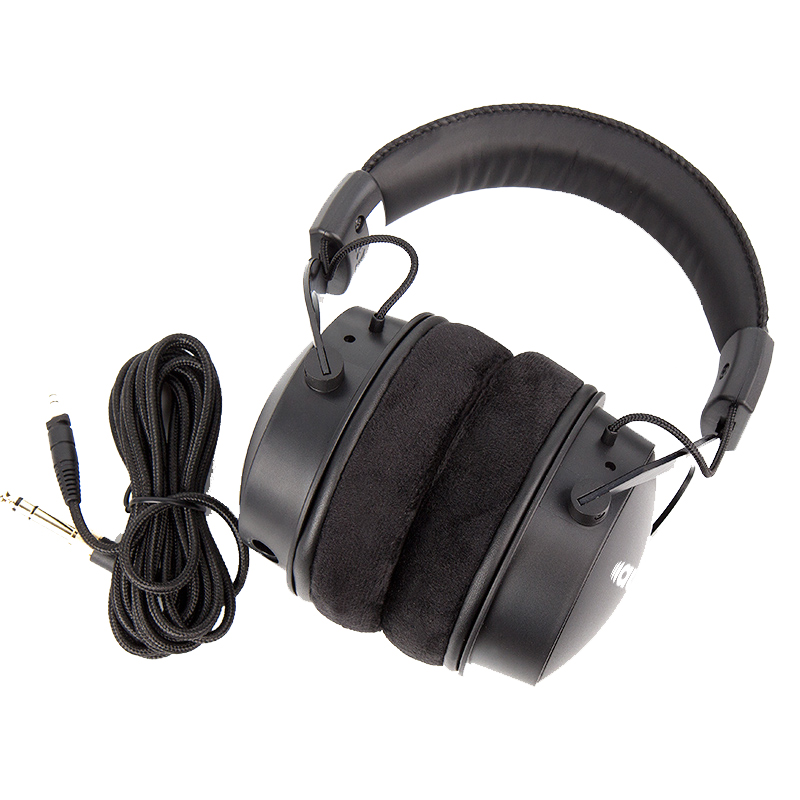 studio monitor headphone