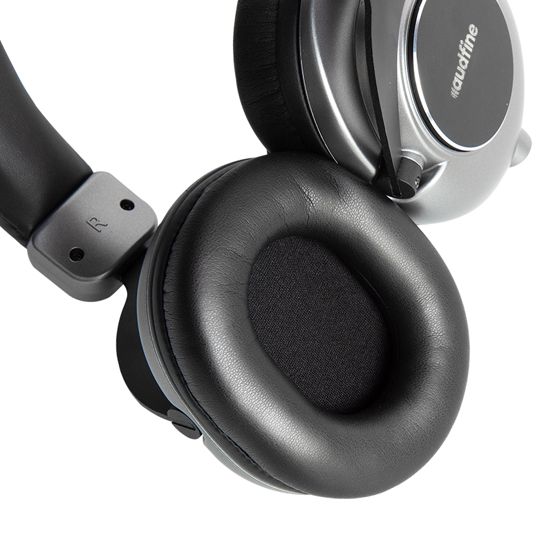 wholesale wired headphones factory
